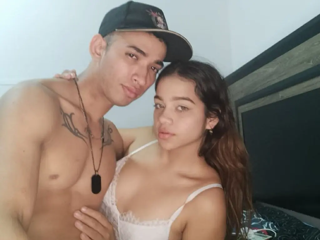 Free Naked AndresyValentina