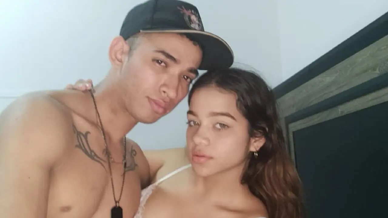 Free Naked AndresyValentina